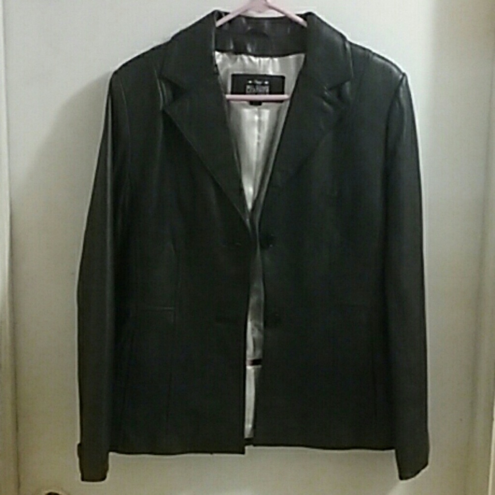 Womens small short black leather coat